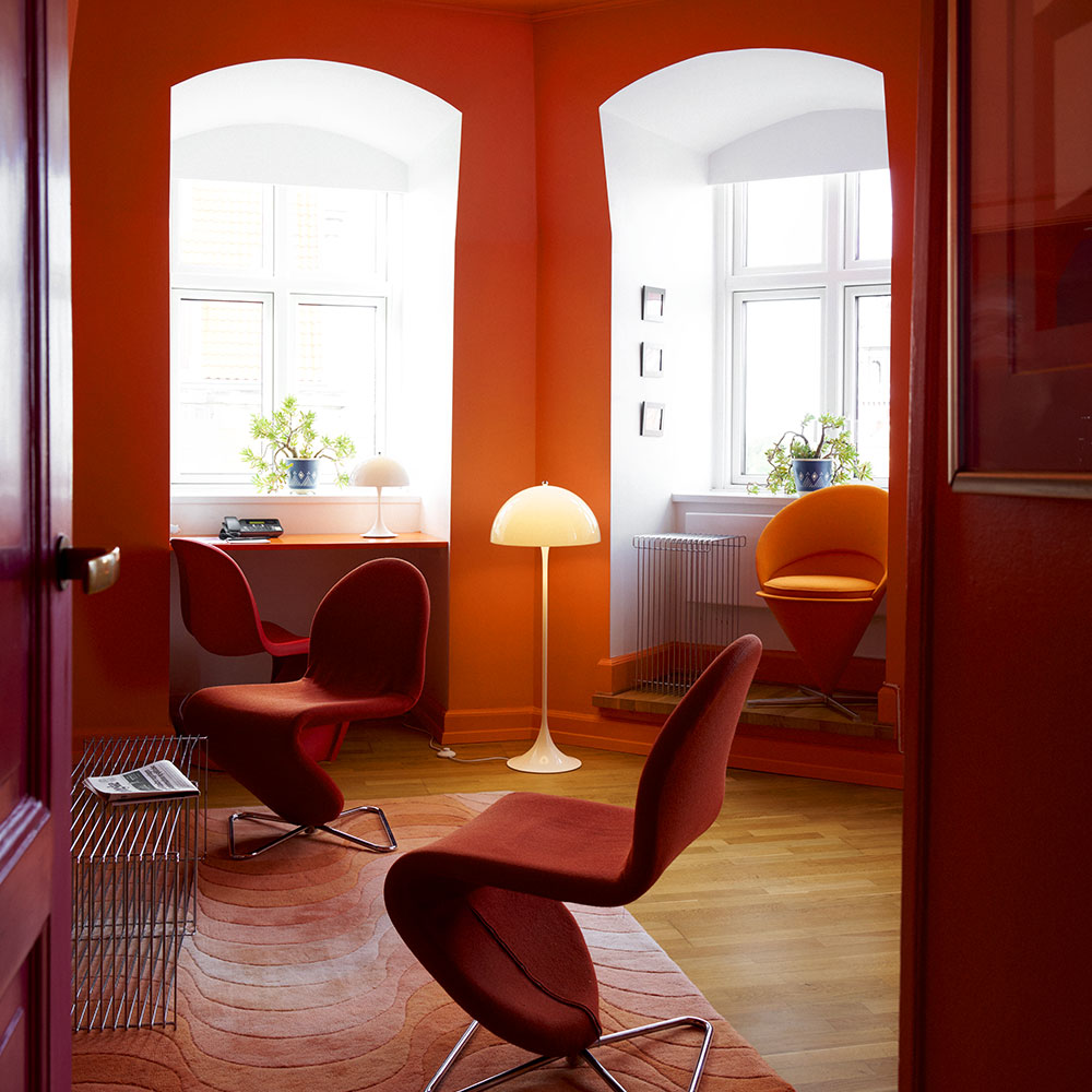 Panthella Floor by Louis Poulsen