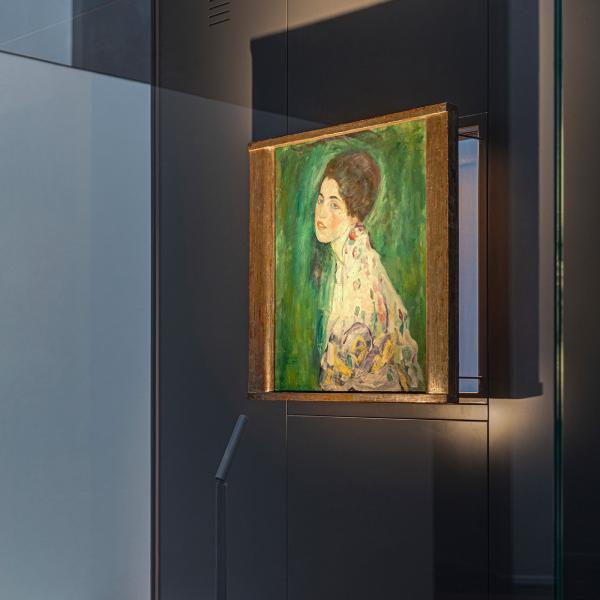 Gustav Klimt's Portrait of a Lady under display lighting designed by Davide Groppi