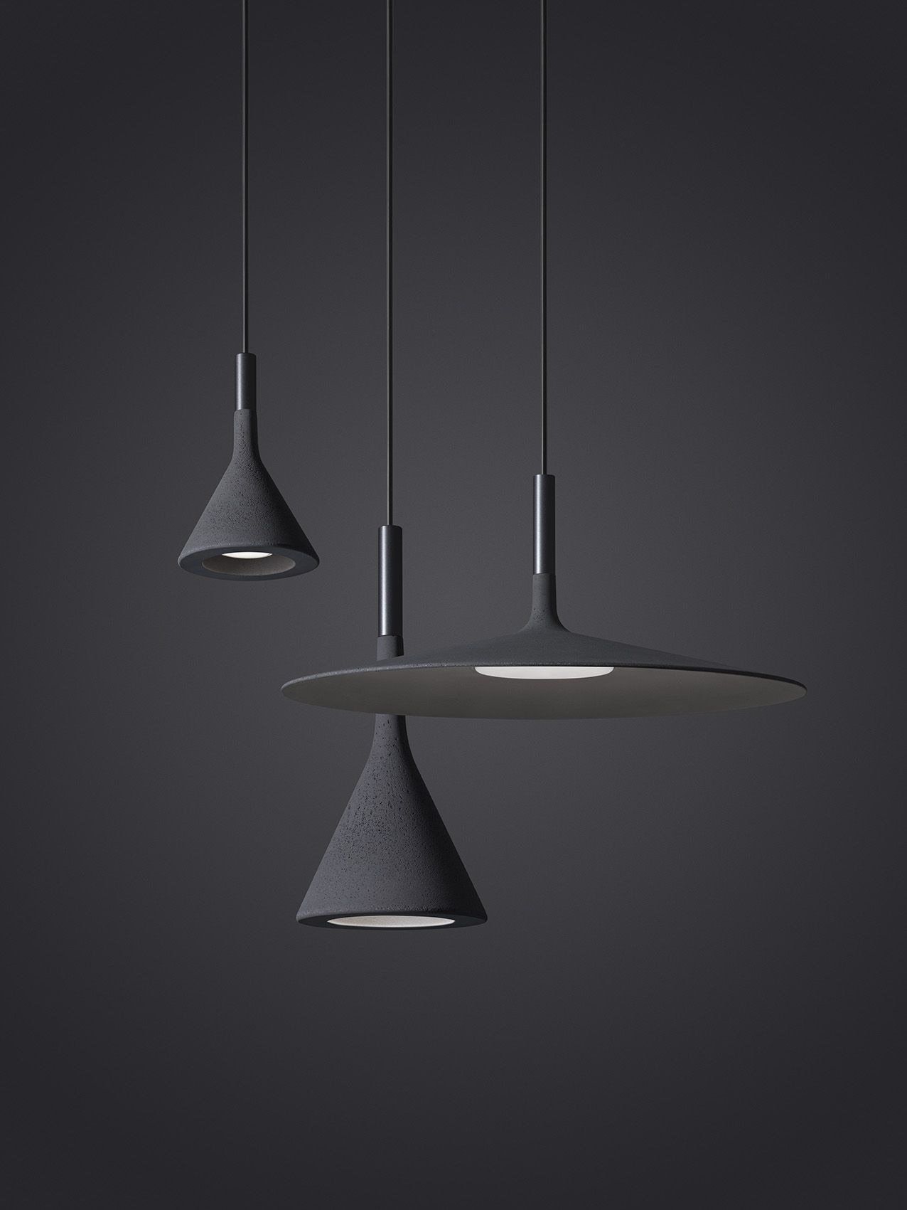 Three Aplomb Suspensions in different sizes with the new Anthracite finish