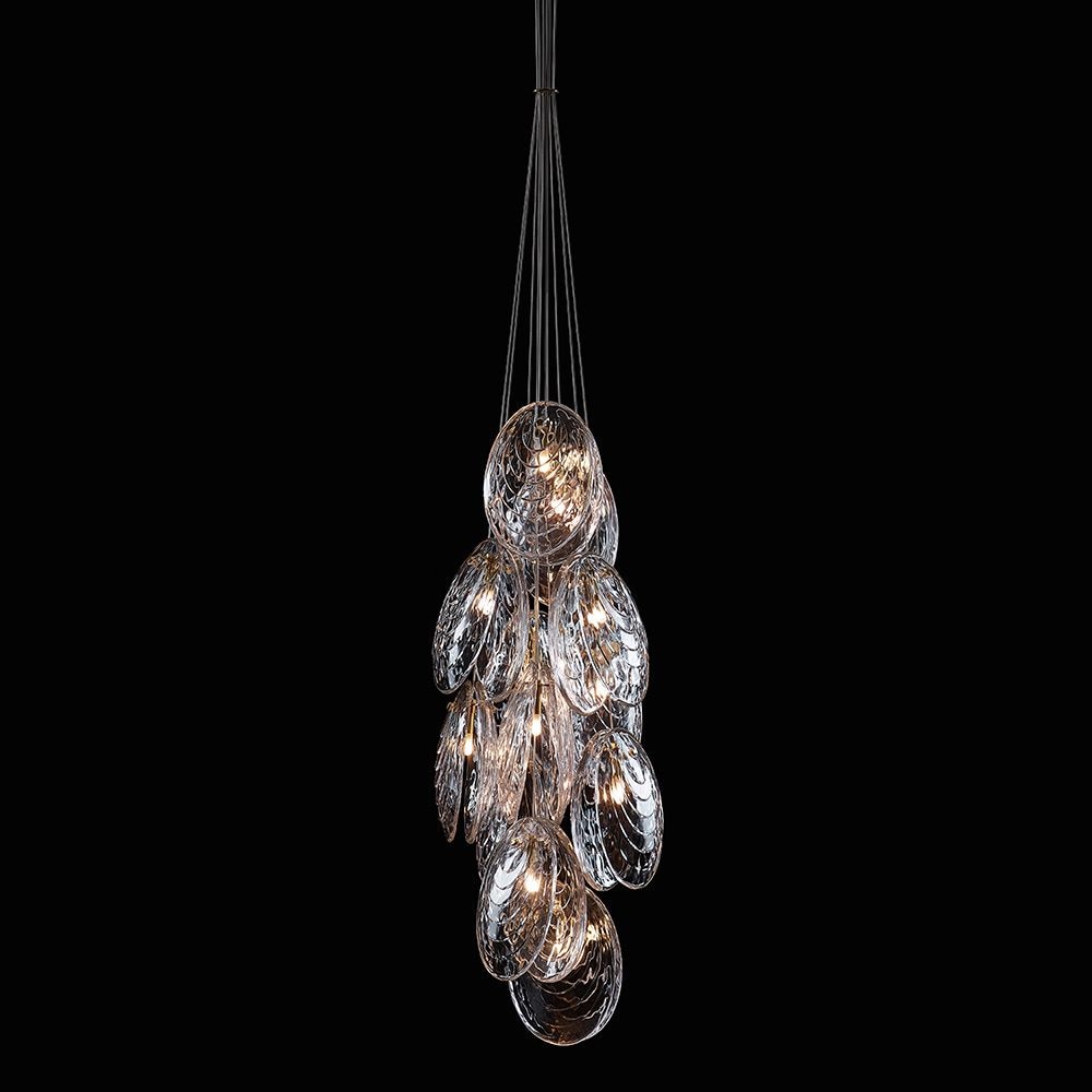 Bomma’s Mussels Collection is named after the bivalve molluscs, showcasing handcrafted glass pieces that beautifully emulate the texture of mussels using traditional glass making methods.